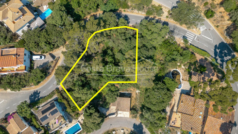 Bouwperceel te koop in Sa Riera, Begur, naast een beschermd groengebied vlak bij het strand