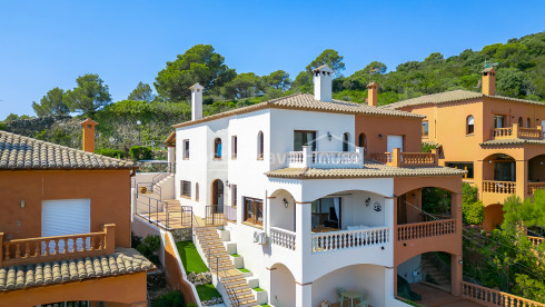 Herenhuis in Begur, Sa Tuna, met zeezicht, terrassen, gemeenschappelijk zwembad en eigen garage