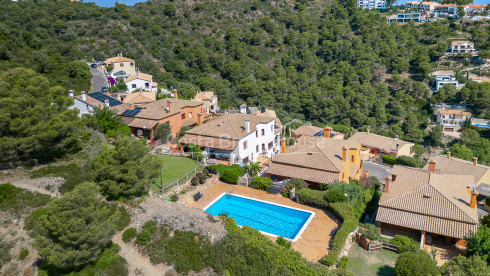 Herenhuis in Begur, Sa Tuna, met zeezicht, terrassen, gemeenschappelijk zwembad en eigen garage