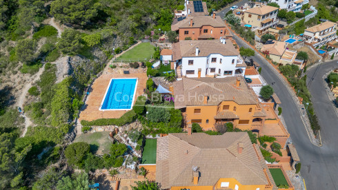 Herenhuis in Begur, Sa Tuna, met zeezicht, terrassen, gemeenschappelijk zwembad en eigen garage