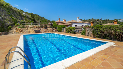 Herenhuis in Begur, Sa Tuna, met zeezicht, terrassen, gemeenschappelijk zwembad en eigen garage