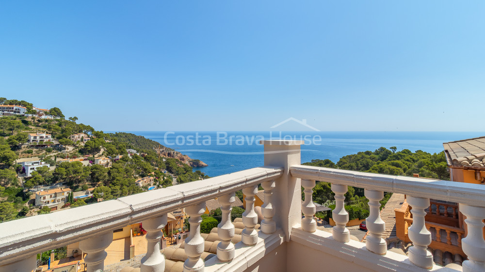 Townhouse in Begur, Sa Tuna, with sea views, terraces, communal pool and private garage
