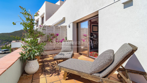 Appartement in het wooncomplex Cap Sa Sal, Begur, met privéterras en zeezicht