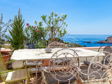 Apartment in Cap Sa Sal, Begur with a private sea-view terrace in an exclusive residential complex near Sa Tuna and Aiguafreda