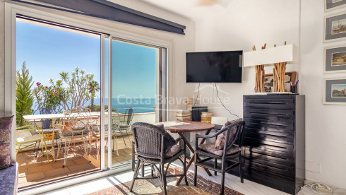Appartement in het wooncomplex Cap Sa Sal, Begur, met privéterras en zeezicht