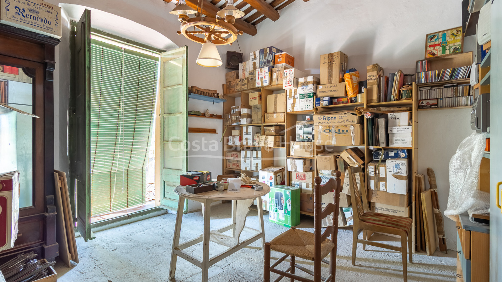 Maison de village au cœur de Begur avec patio privé, terrasses et fort potentiel de rénovation