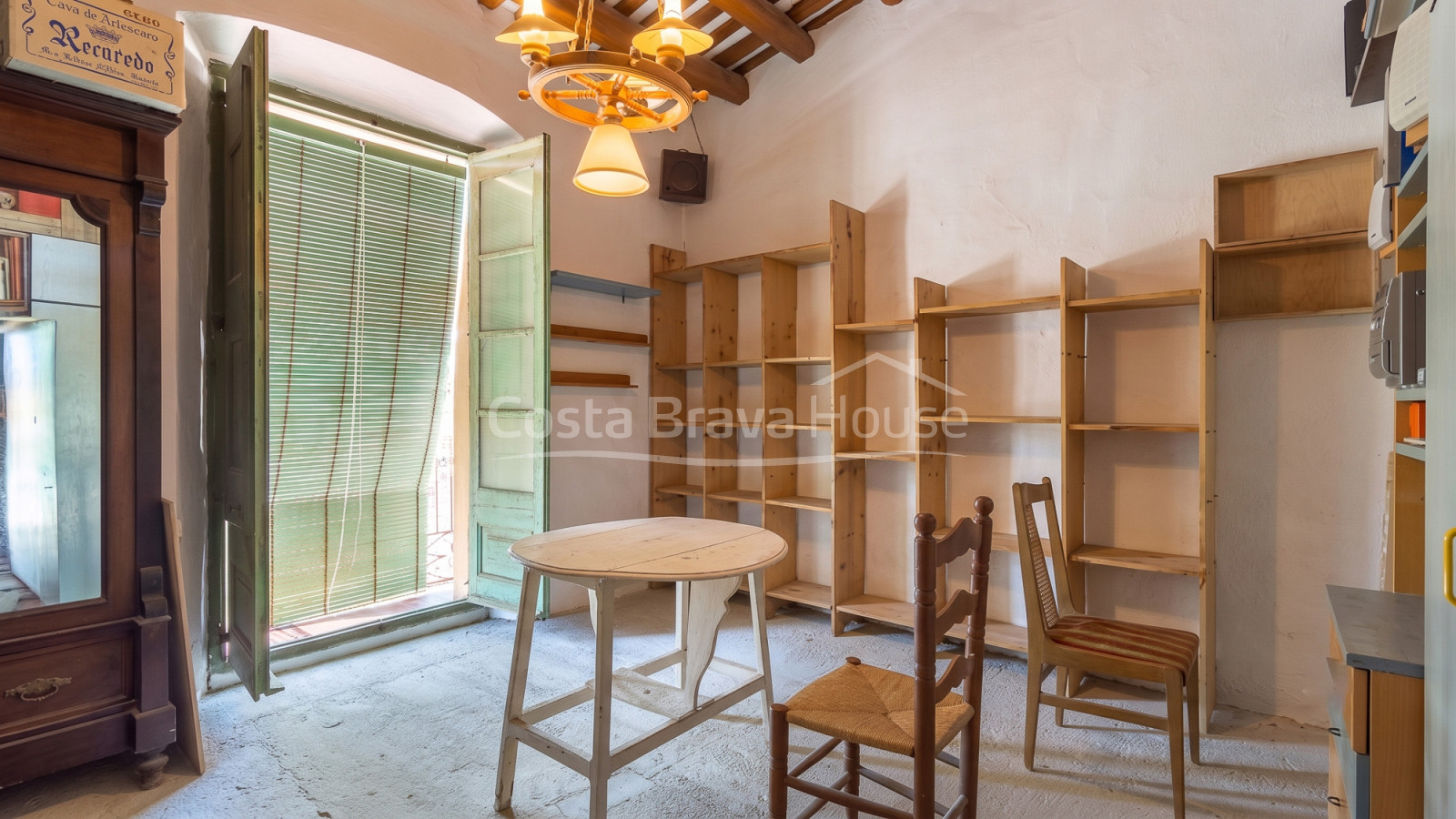 Maison de village au cœur de Begur avec patio privé, terrasses et fort potentiel de rénovation