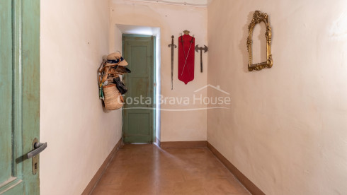Maison de village au cœur de Begur avec patio privé, terrasses et fort potentiel de rénovation