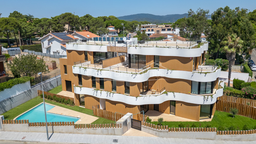 Nieuwgebouwd appartement in Palamós met een privétuin van 96 m², op 400 meter van het strand van La Fosca