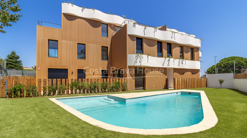 Nieuwgebouwd appartement in Palamós met een privétuin van 96 m², op 400 meter van het strand van La Fosca