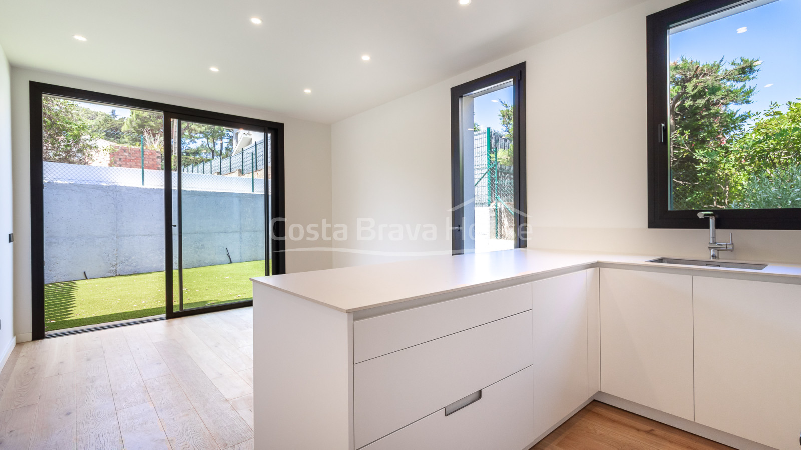 Nieuwgebouwd appartement in Palamós met een privétuin van 96 m², op 400 meter van het strand van La Fosca