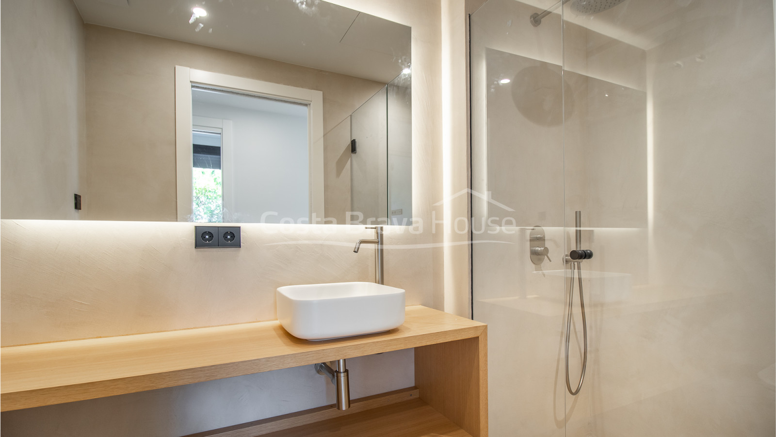 Nieuwgebouwd appartement in Palamós met een privétuin van 96 m², op 400 meter van het strand van La Fosca