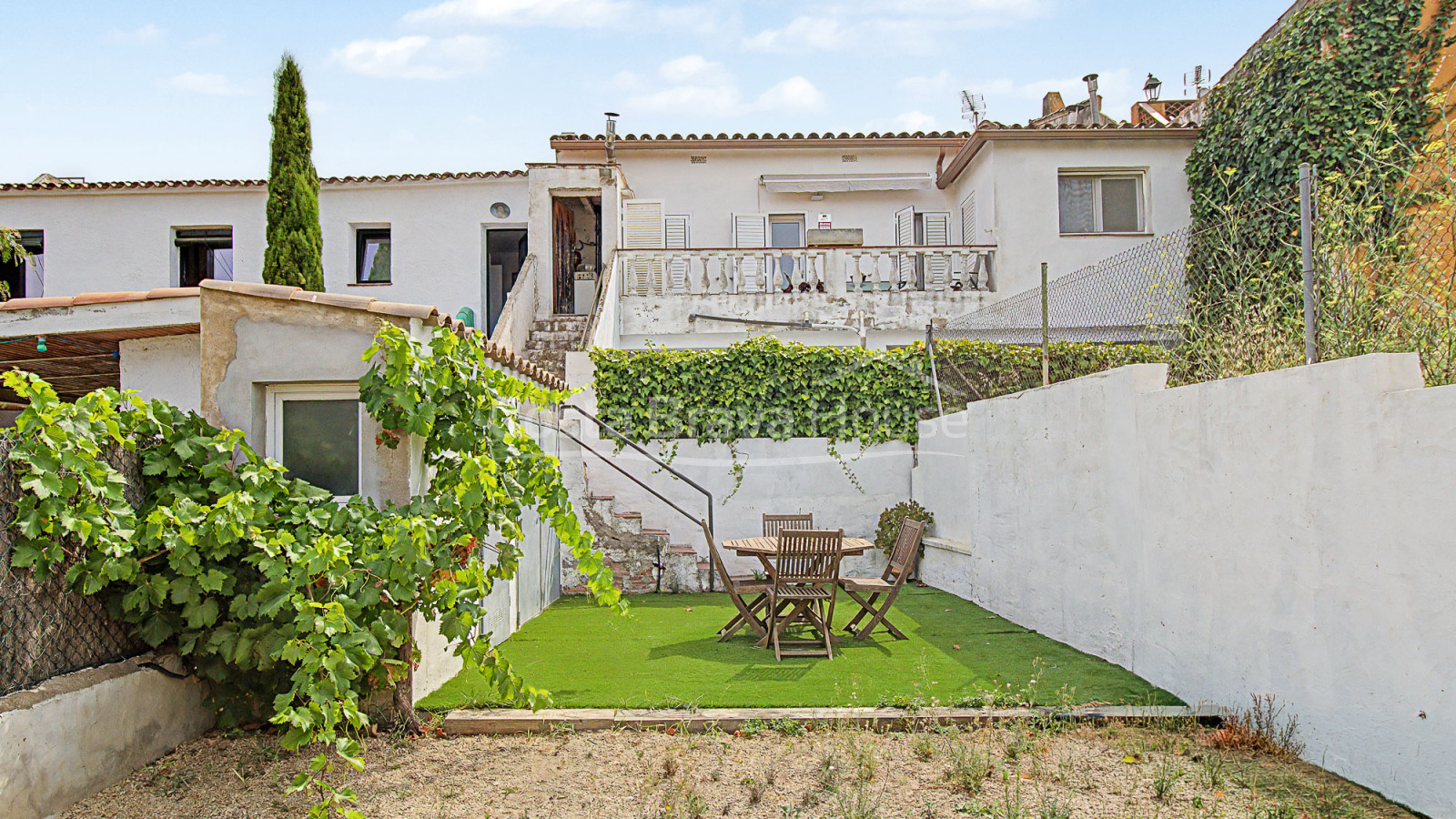 Herenhuis in Begur met een privétuin van 80 m², uitzicht op het kasteel van Begur en uitstekend renovatiepotentieel