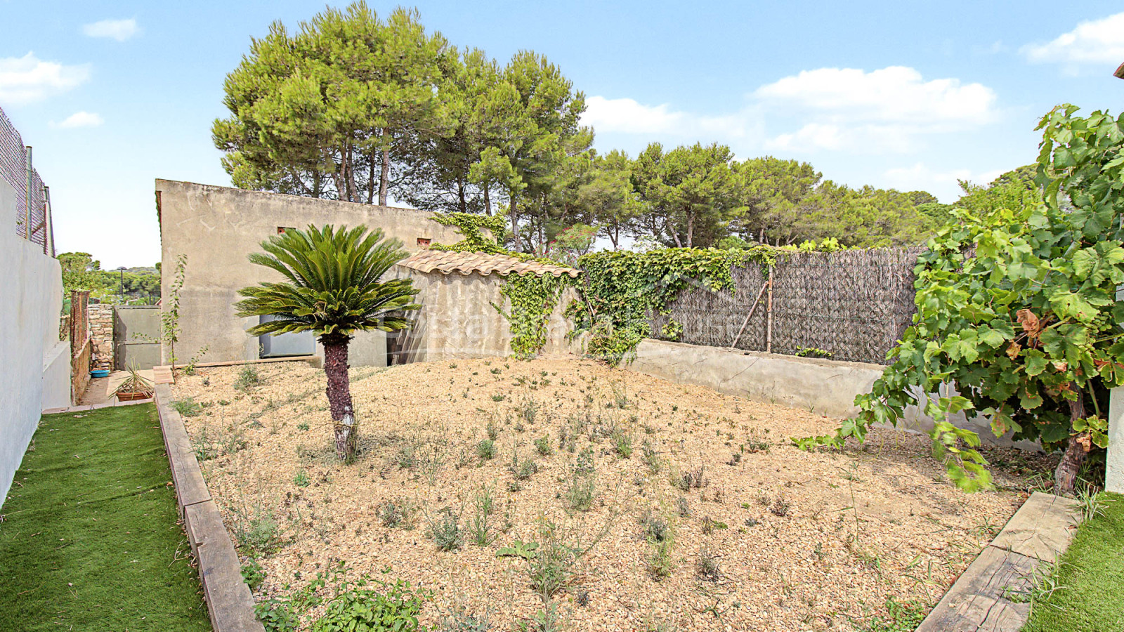 Herenhuis in Begur met een privétuin van 80 m², uitzicht op het kasteel van Begur en uitstekend renovatiepotentieel