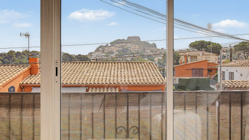 Herenhuis in Begur met een privétuin van 80 m², uitzicht op het kasteel van Begur en uitstekend renovatiepotentieel