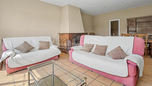 Herenhuis in Begur met een privétuin van 80 m², uitzicht op het kasteel van Begur en uitstekend renovatiepotentieel