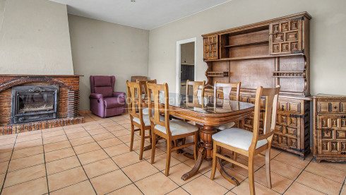 Herenhuis in Begur met een privétuin van 80 m², uitzicht op het kasteel van Begur en uitstekend renovatiepotentieel