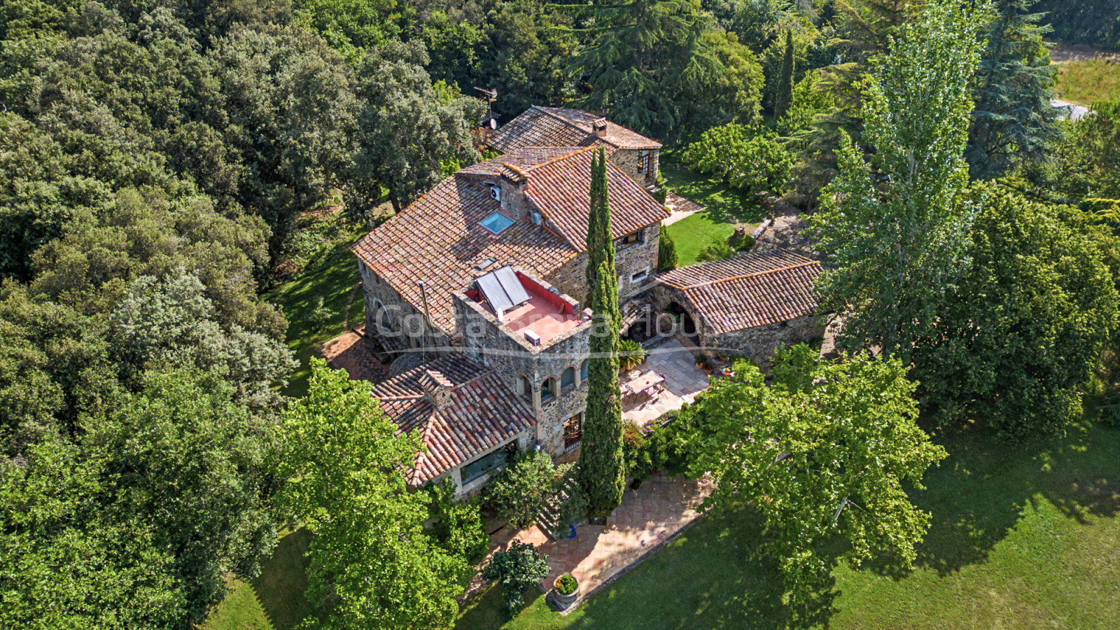 Historische boerderij in Sant Gregori met een landgoed van 9 hectare, middeleeuwse architectuur en volledige privacy