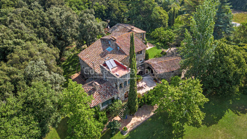 Historische boerderij in Sant Gregori met een landgoed van 9 hectare, middeleeuwse architectuur en volledige privacy
