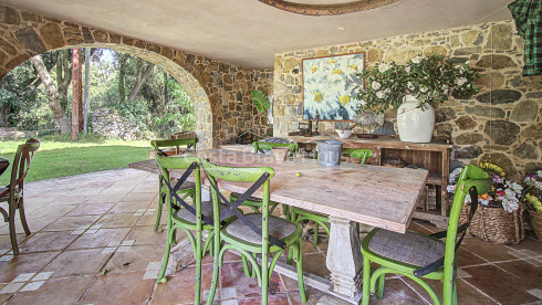 Historische boerderij in Sant Gregori met een landgoed van 9 hectare, middeleeuwse architectuur en volledige privacy