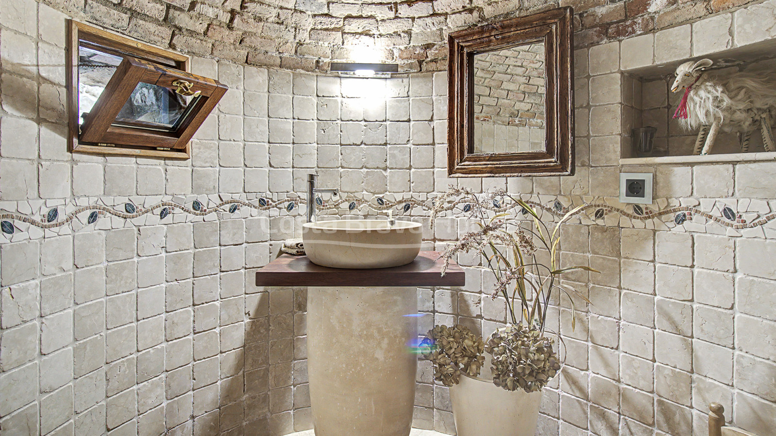 Historische boerderij in Sant Gregori met een landgoed van 9 hectare, middeleeuwse architectuur en volledige privacy