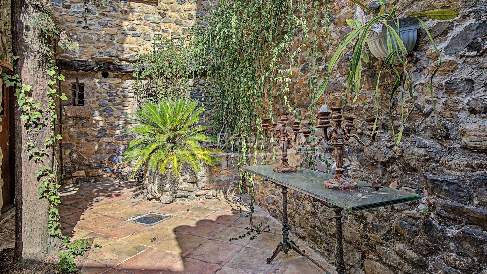 Historische boerderij in Sant Gregori met een landgoed van 9 hectare, middeleeuwse architectuur en volledige privacy