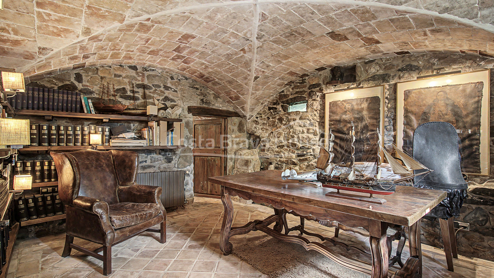 Historische boerderij in Sant Gregori met een landgoed van 9 hectare, middeleeuwse architectuur en volledige privacy