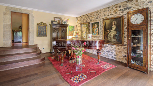 Historische boerderij in Sant Gregori met een landgoed van 9 hectare, middeleeuwse architectuur en volledige privacy