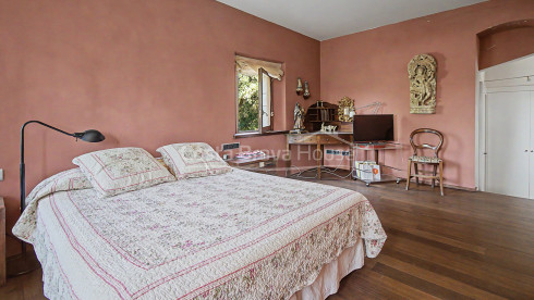 Historische boerderij in Sant Gregori met een landgoed van 9 hectare, middeleeuwse architectuur en volledige privacy