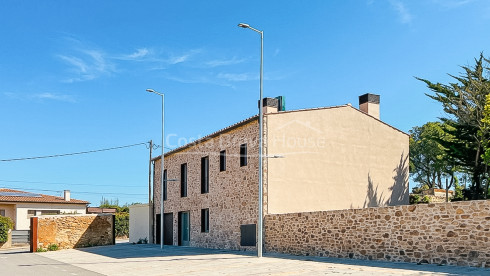 Casa obra nueva en Pals. Piscina privada y jardín