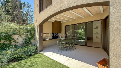 Casa obra nueva en Pals. Piscina privada y jardín