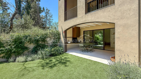 Maison de nouvelle construction à Pals. Piscine privée et jardin