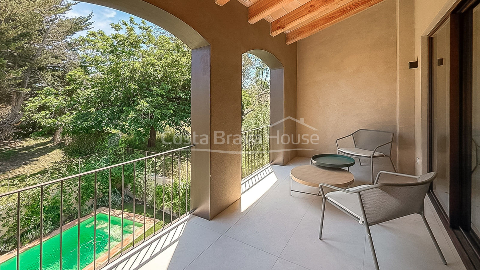 Casa obra nueva en Pals. Piscina privada y jardín