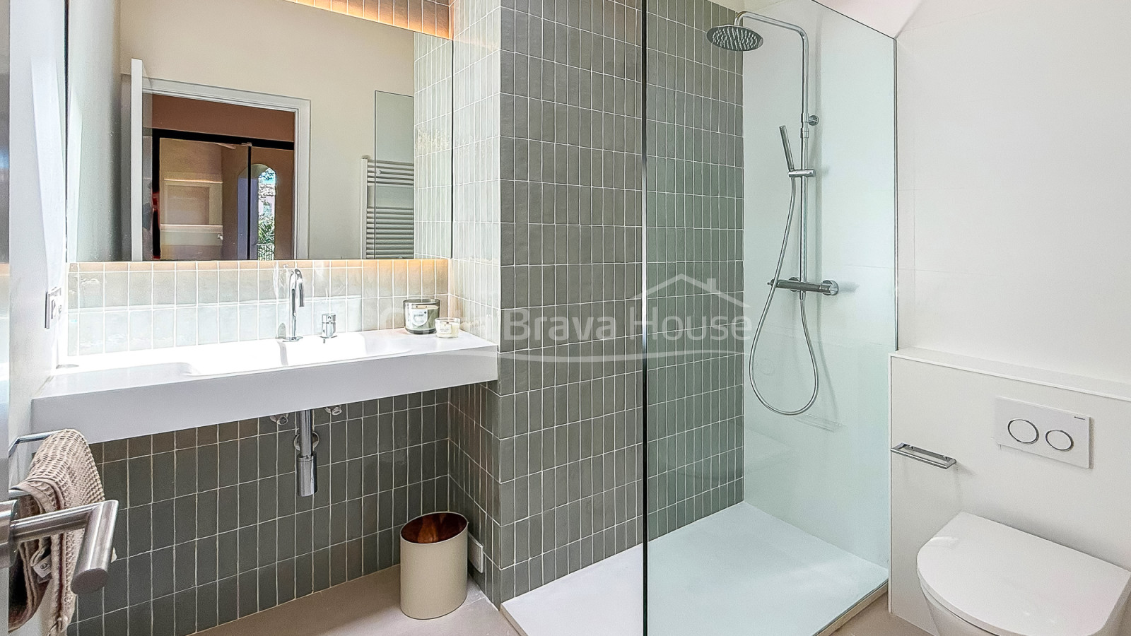 Casa obra nueva en Pals. Piscina privada y jardín