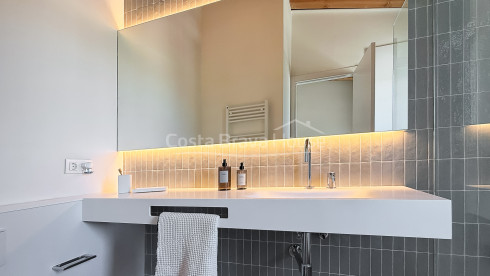 Casa obra nueva en Pals. Piscina privada y jardín