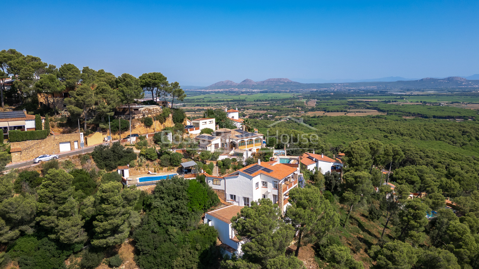 Maison à Pals divisée en trois appartements avec vue mer, piscine privée et terrasses