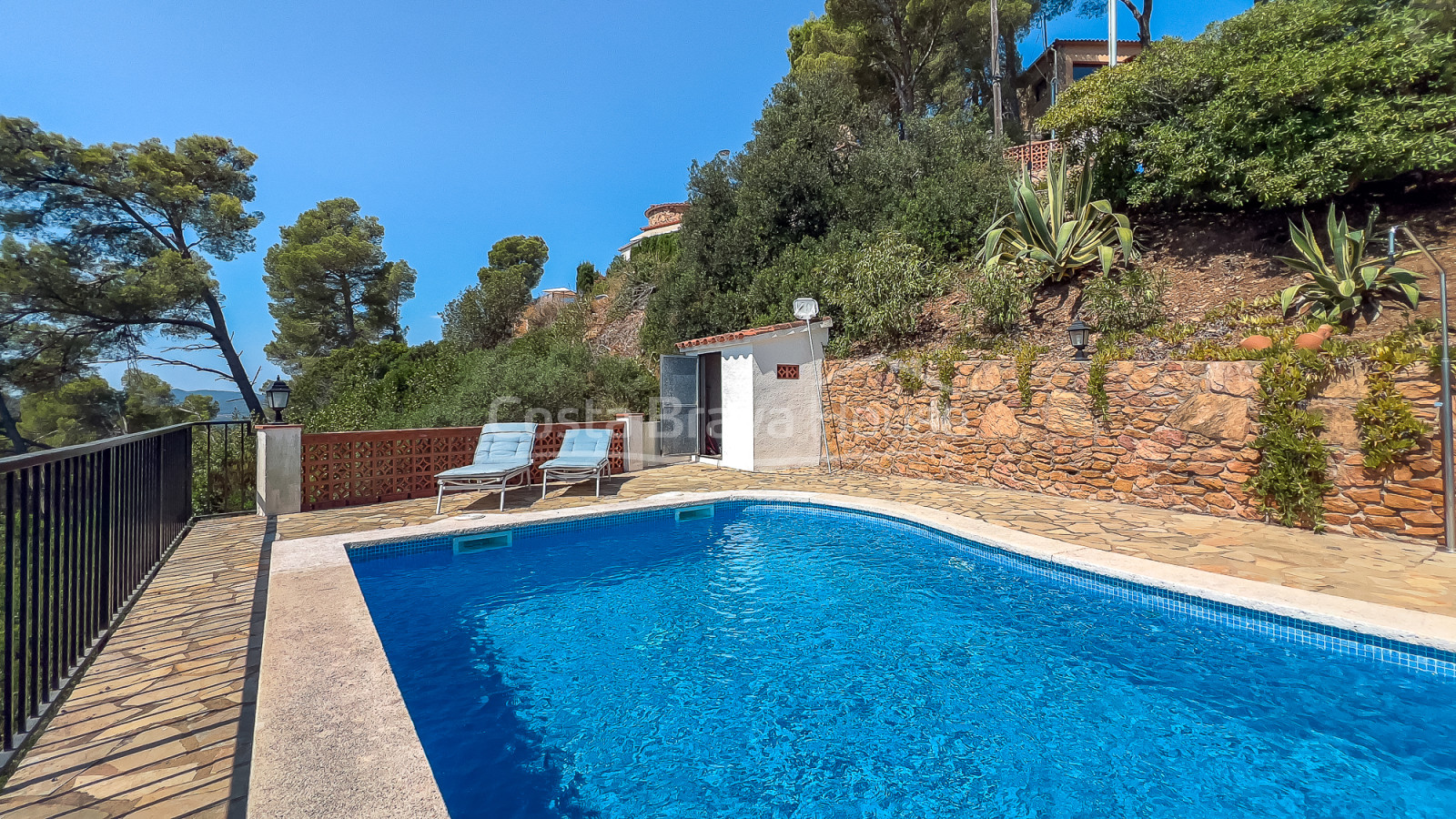 Maison à Pals divisée en trois appartements avec vue mer, piscine privée et terrasses
