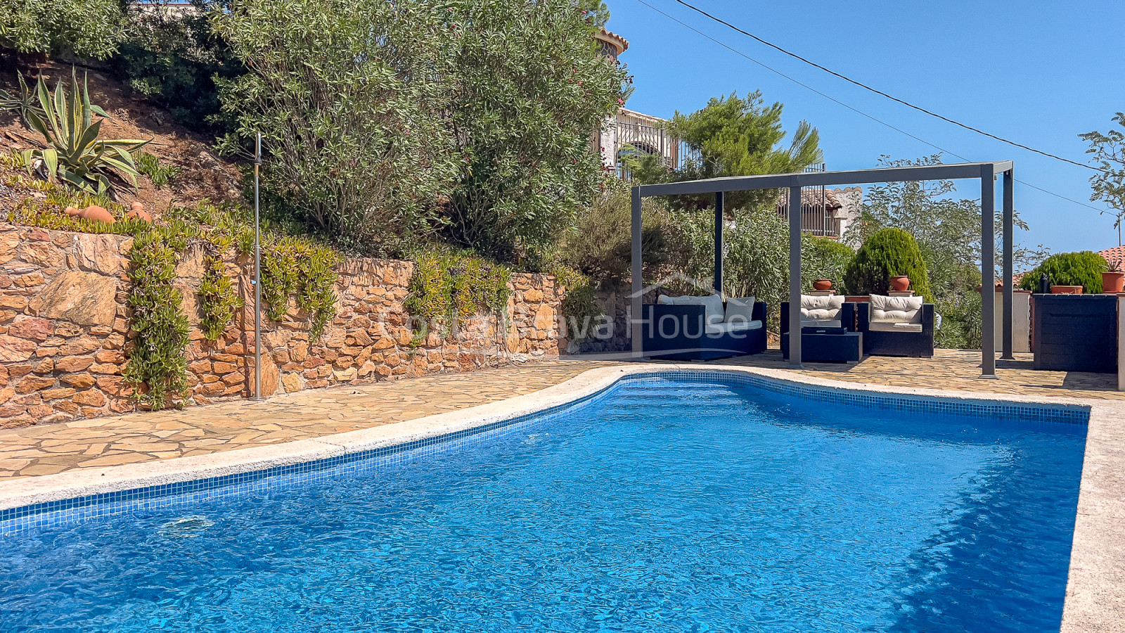 Maison à Pals divisée en trois appartements avec vue mer, piscine privée et terrasses