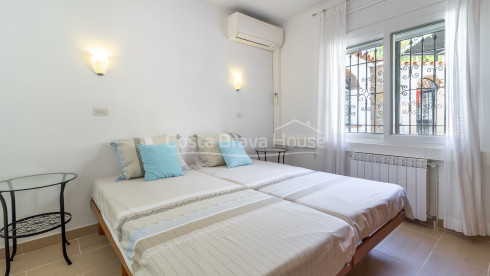 Maison à Pals divisée en trois appartements avec vue mer, piscine privée et terrasses