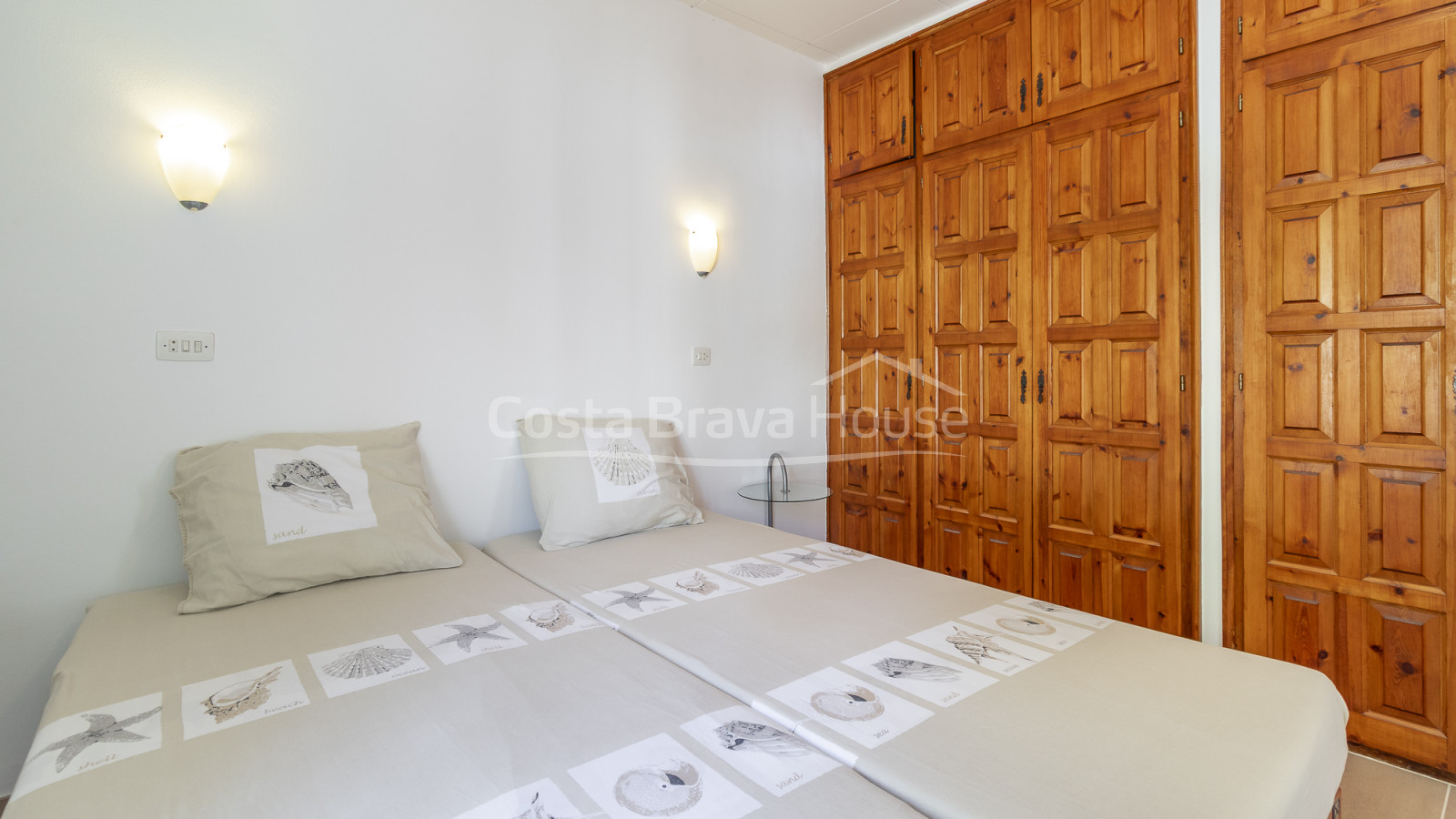 Casa en Pals dividida en tres apartamentos con vistas al mar con piscina privada y terrazas
