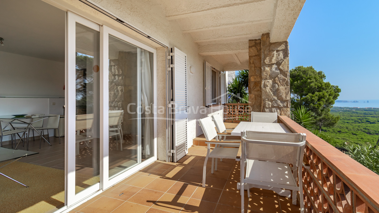 Maison à Pals divisée en trois appartements avec vue mer, piscine privée et terrasses
