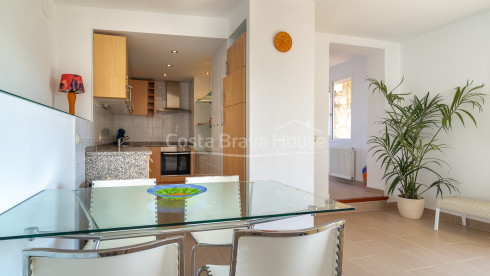 Maison à Pals divisée en trois appartements avec vue mer, piscine privée et terrasses
