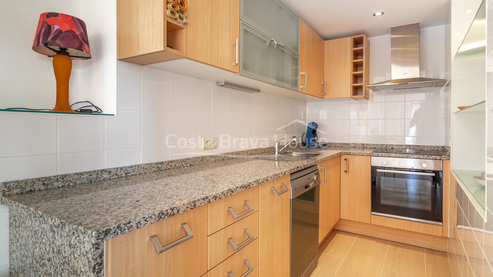 House in Pals divided into three apartments with sea views, private pool and terraces