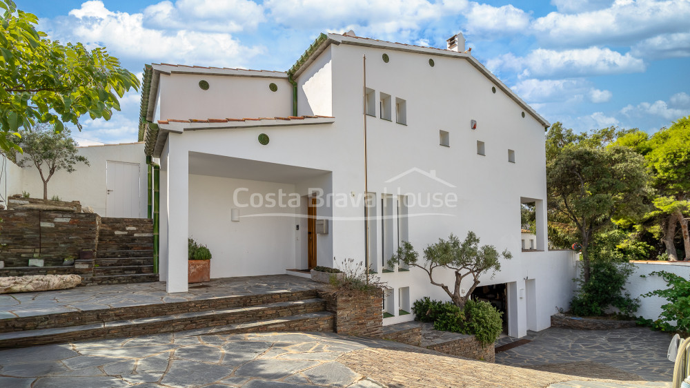 Maison individuelle à Cadaqués avec jardin, garage pour six voitures et près de la plage