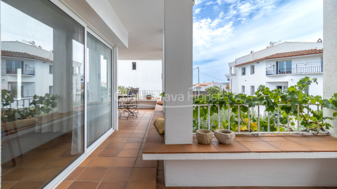 Casa unifamiliar a Cadaqués amb jardí, garatge per a sis cotxes i a prop de la platja