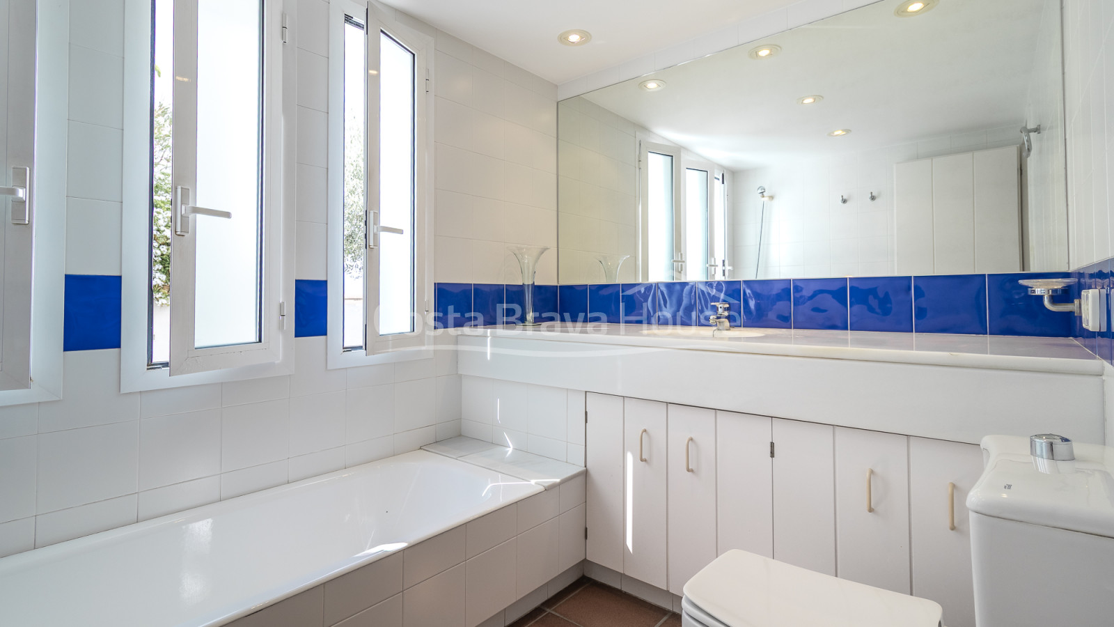 Maison individuelle à Cadaqués avec jardin, garage pour six voitures et près de la plage