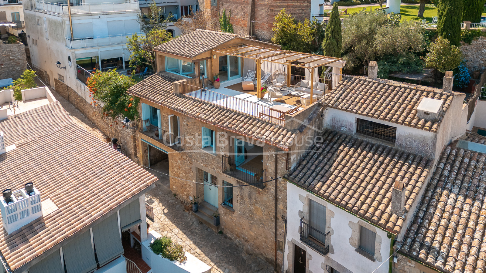 Casa a Begur amb vistes al castell