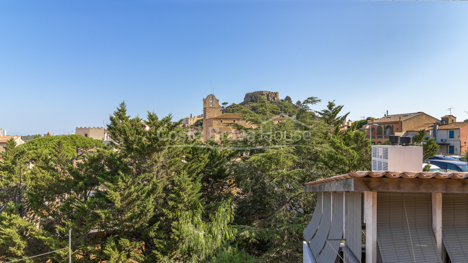 Casa a Begur amb vistes al castell
