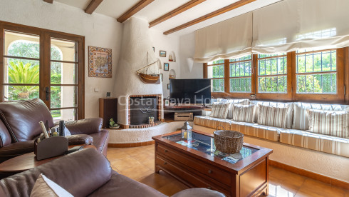 Maison mitoyenne à Playa de Pals avec jardin privé et piscine commune près du golf