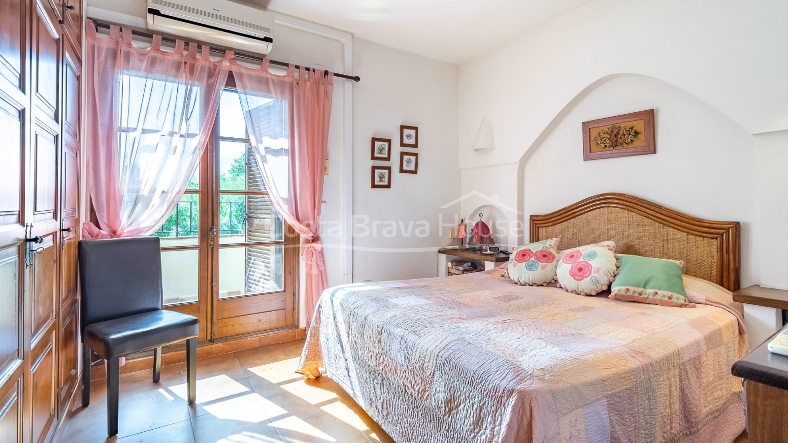 Maison mitoyenne à Playa de Pals avec jardin privé et piscine commune près du golf
